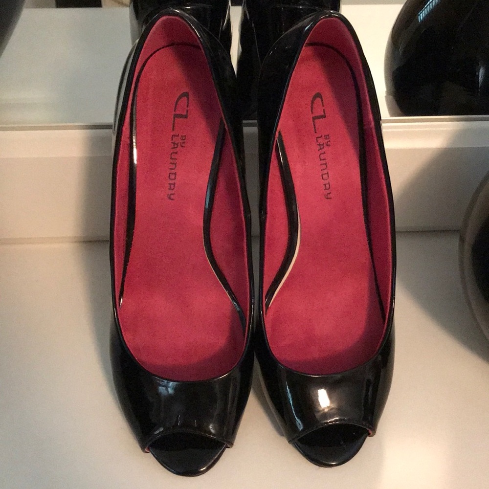 Chinese Laundry wedges